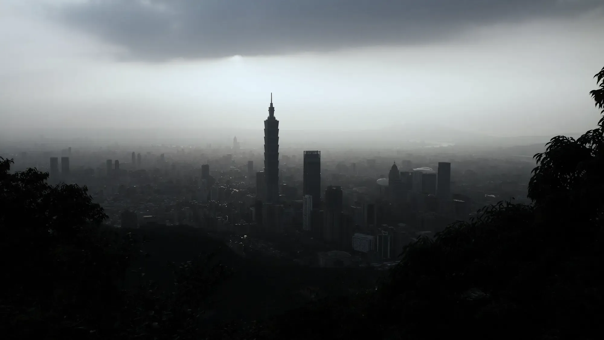 Taipei basin and Taipei 101 in fog
